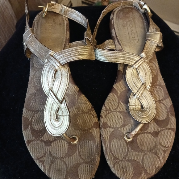 Coach Gold Metallic T-Strap Sandals sz 8 - Picture 5 of 8